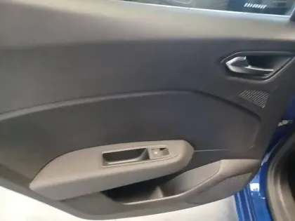 Photo 77 Renault Clio  E-Tech full hybrid 145