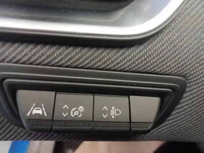 Photo 82 Renault Clio  E-Tech full hybrid 145