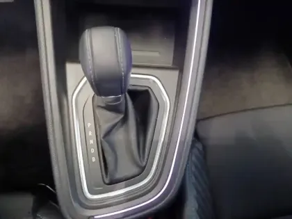 Photo 37 Renault Clio  E-Tech full hybrid 145