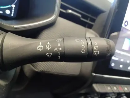 Photo 84 Renault Clio  E-Tech full hybrid 145