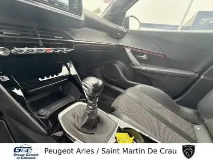 Photo 17 Peugeot 2008  PureTech 130 S&S BVM6