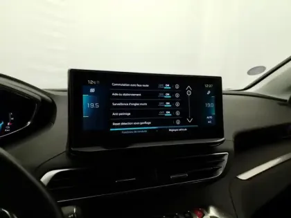 Photo 9 Peugeot 3008  Hybrid 225 e-EAT8 Allure Pack