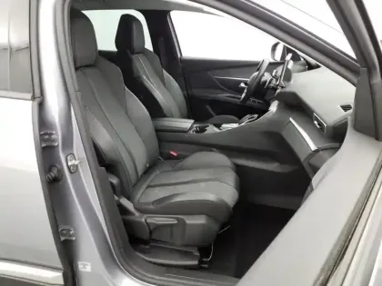 Photo 7 Peugeot 3008  Hybrid 225 e-EAT8 Allure Pack