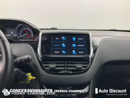 Photo 13 Peugeot 2008  PureTech 82ch S&S BVM5 Allure