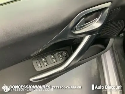 Photo 14 Peugeot 2008  PureTech 82ch S&S BVM5 Allure