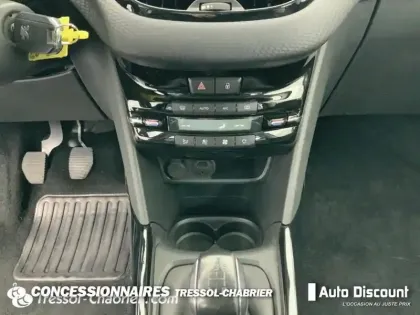 Photo 11 Peugeot 2008  PureTech 82ch S&S BVM5 Allure