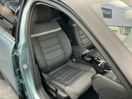 Photo 8 Citroën C4  PureTech 130 S&S BVM6 Shine