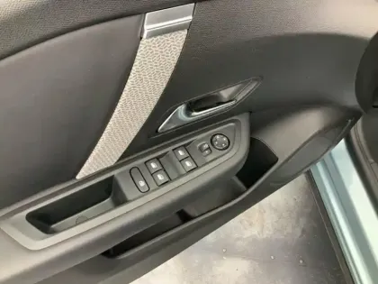 Photo 19 Citroën C4  PureTech 130 S&S BVM6 Shine