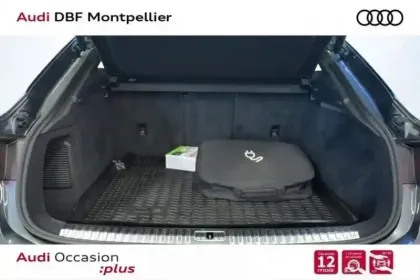 Photo 24 Audi Q3 45 TFSIe 245 ch S tronic 6 S line