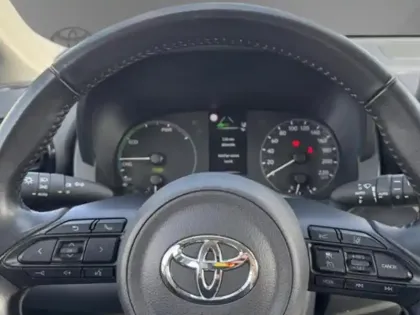 Photo 16 Toyota Yaris Hybride 116h Dynamic MY22