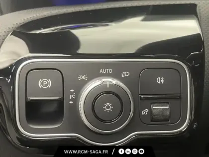 Photo 16 Mercedes Classe A 200 d AMG Line