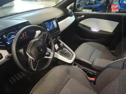 Photo 14 Renault Clio  1.6 E-Tech hybride 140ch Intens -21N GPS