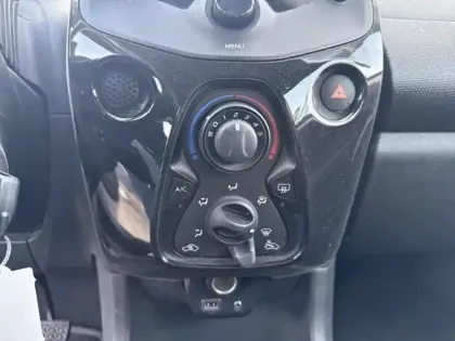 Photo 14 Citroën C1  VTi 72 S&S Feel 5p E6.d