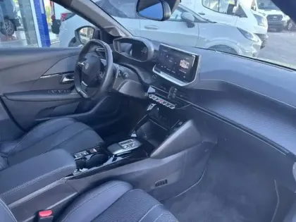 Photo 9 Peugeot 208  1.2 Hybrid 136ch GT e-DCS6