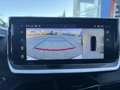 Photo 14 Peugeot 208  1.2 Hybrid 136ch GT e-DCS6