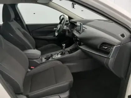 Photo 13 Nissan Qashqai  1.3 Mild Hybrid 140ch Acenta