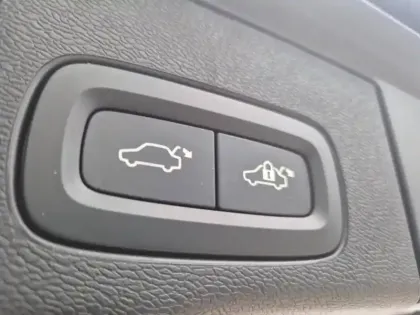 Photo 10 Volvo Xc60  T8 Hybride Rechargeable 310 + 145ch Ultra Style Chrome Geartronic 8 AWD