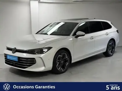 Photo 15 Volkswagen Passat  SW 1.5 eTSI 150ch Elegance DSG7