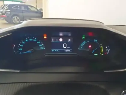 Photo 12 Peugeot 208  e- 136ch Allure