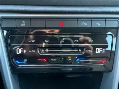 Photo 12 Volkswagen T-roc  2.0 TDI 116ch Life Plus