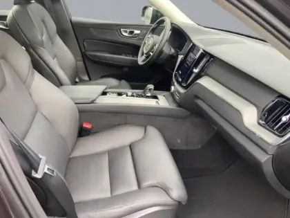 Photo 41 Volvo Xc60  T6 Hybride Rechargeable 253 + 145ch Plus Style Dark Geartronic 8 AWD