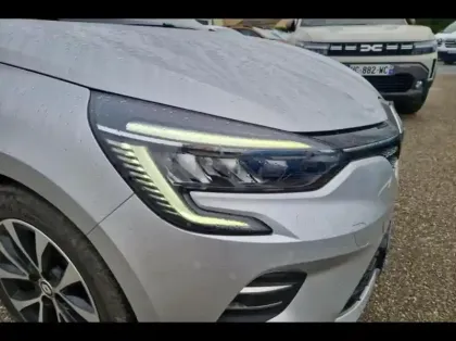 Photo 13 Renault Clio  1.6 E-Tech hybride 145ch Techno