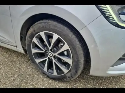 Photo 12 Renault Clio  1.6 E-Tech hybride 145ch Techno