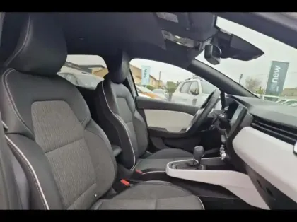 Photo 9 Renault Clio  1.6 E-Tech hybride 145ch Techno