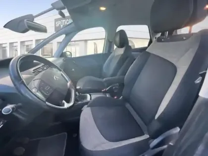 Photo 8 Citroën C4 Picasso  PureTech 130ch Feel S&S