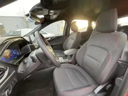 Photo 24 Ford Kuga  2.5 Duratec 190ch FHEV E85 ST-Line BVA