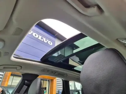 Photo 9 Volvo Xc60  T6 Hybride Rechargeable 253 + 145ch Plus Style Dark Geartronic 8 AWD