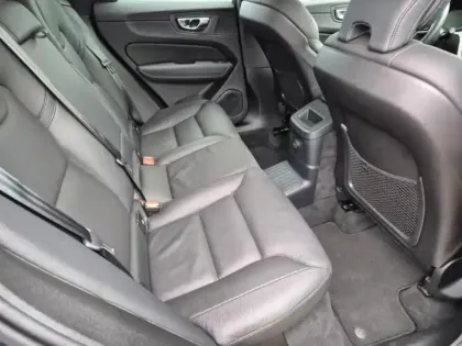 Photo 13 Volvo Xc60  T6 Hybride Rechargeable 253 + 145ch Plus Style Dark Geartronic 8 AWD