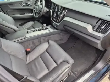 Photo 12 Volvo Xc60  T6 Hybride Rechargeable 253 + 145ch Plus Style Dark Geartronic 8 AWD