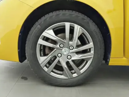 Photo 12 Peugeot 208  PureTech 100 S&S EAT8