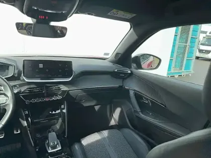 Photo 17 Peugeot 2008  BlueHDi 130 S&S EAT8