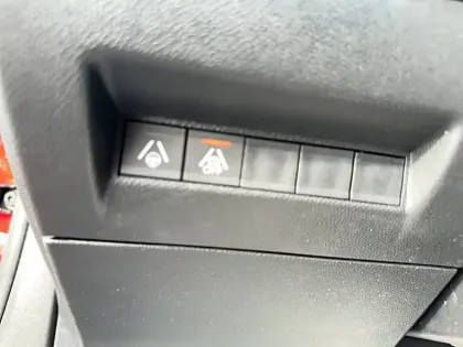 Photo 23 Peugeot 2008  BlueHDi 130 S&S EAT8