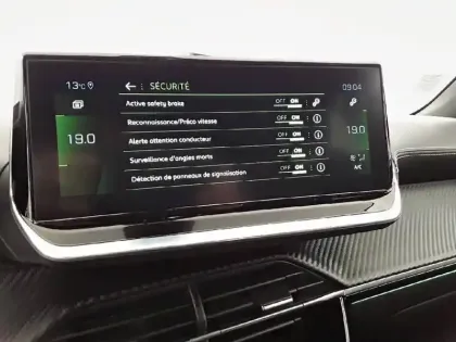 Photo 20 Peugeot 2008  BlueHDi 130 S&S EAT8