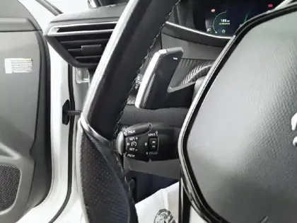 Photo 22 Peugeot 2008  BlueHDi 130 S&S EAT8