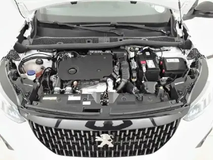 Photo 25 Peugeot 2008  BlueHDi 130 S&S EAT8