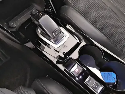 Photo 13 Peugeot 2008  BlueHDi 130 S&S EAT8