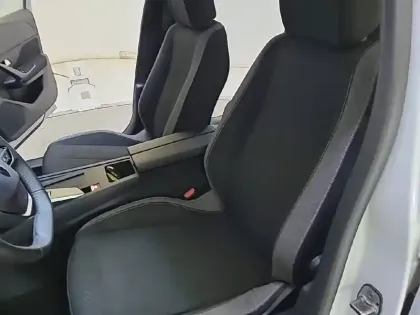 Photo 10 Peugeot 308  SW PureTech 130ch S&S EAT8