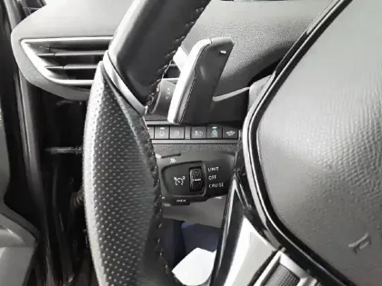 Photo 18 Peugeot 3008  Hybrid 225 e-EAT8