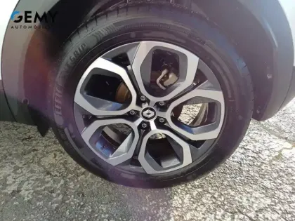 Photo 10 Renault Captur  E-Tech full hybrid 145