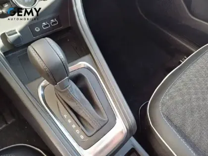 Photo 14 Renault Captur  E-Tech full hybrid 145