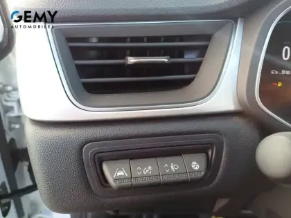 Photo 16 Renault Captur  E-Tech full hybrid 145