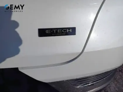 Photo 18 Renault Captur  E-Tech full hybrid 145