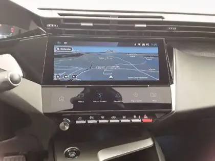 Photo 14 Peugeot 408  PureTech 130 ch S&S EAT8