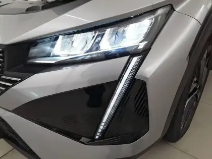 Photo 15 Peugeot 408  PureTech 130 ch S&S EAT8