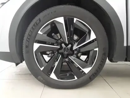 Photo 12 Peugeot 408  PureTech 130 ch S&S EAT8