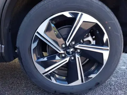 Photo 38 Mitsubishi Eclipse  Cross 2.4 MIVEC PHEV Twin Motor 4WD